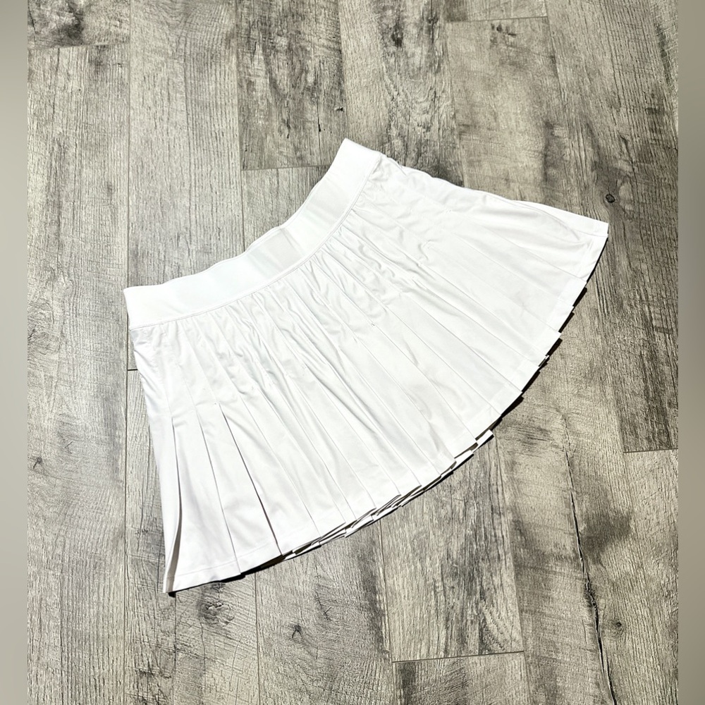 Vineyard Vines Performance Pleated Skort - WHITE CAP, SZ LARGE 🤍 worn once